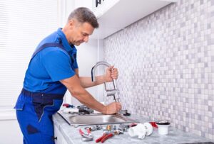 Handyman vs Contractor in Dallas: Which Professional Should You Hire for Your Home Project?